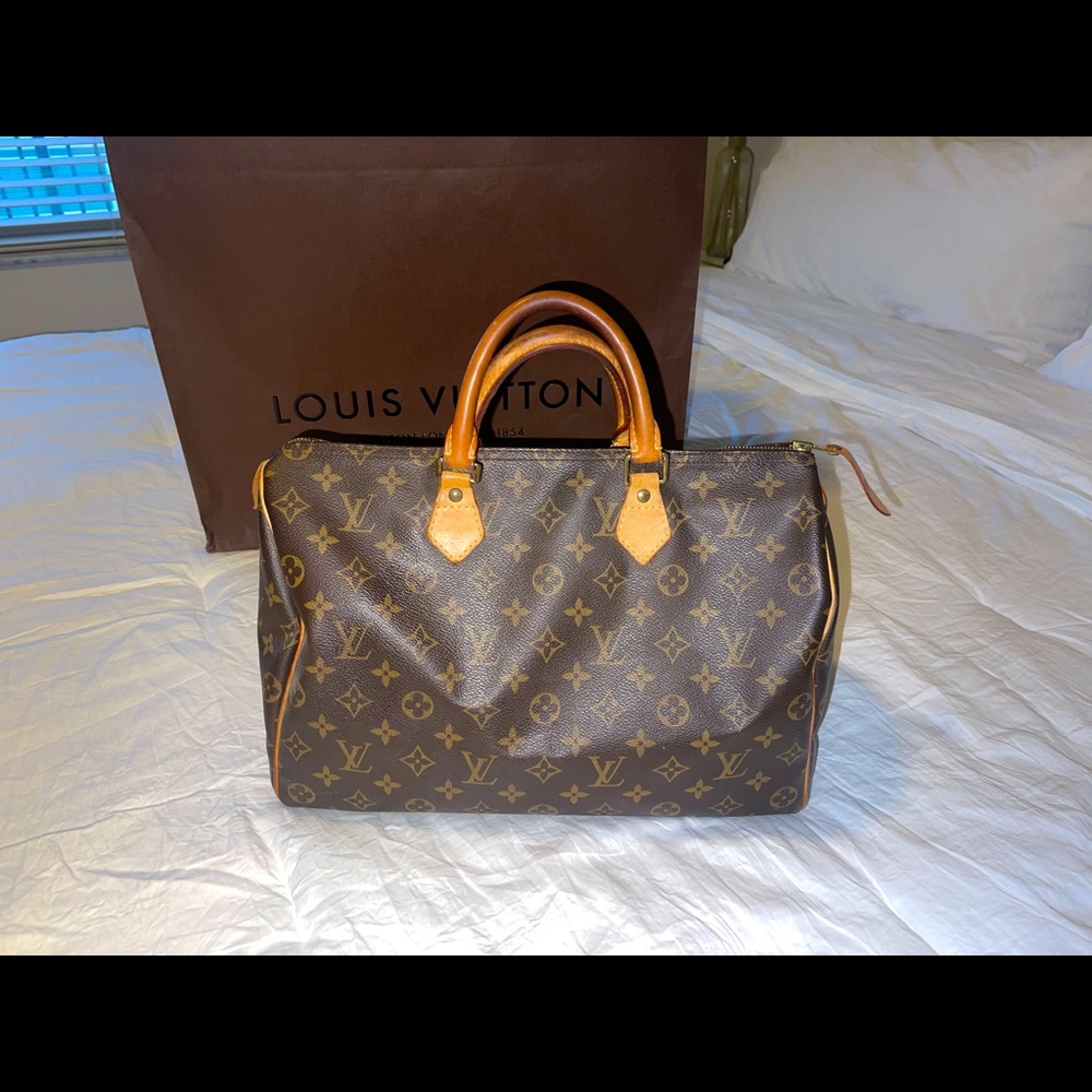 Louis Vuitton Monogram Speedy 35